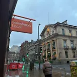 Castle Street - City Centre 2 Bedroomed Apt Sleeps 8