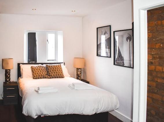 Castle Street - Centre 2 Bedroomed Sleeps 8 * Liverpool