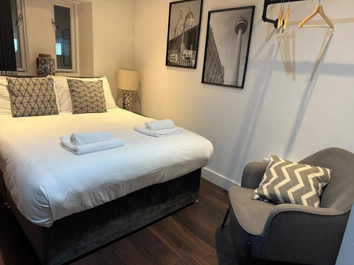 Apartment Castle Street - Centre 2 Bedroomed Sleeps 8 *