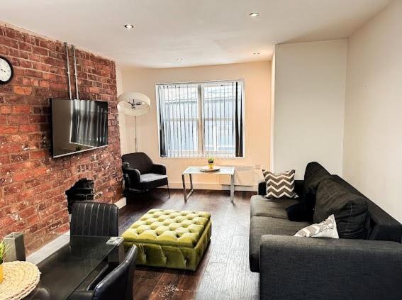 Apartment Castle Street - Centre 2 Bedroomed Sleeps 8