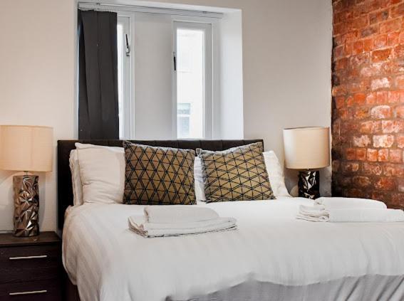 Apartment Castle Street - Centre 2 Bedroomed Sleeps 8 *